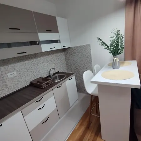 Astra Apartman Apartman *